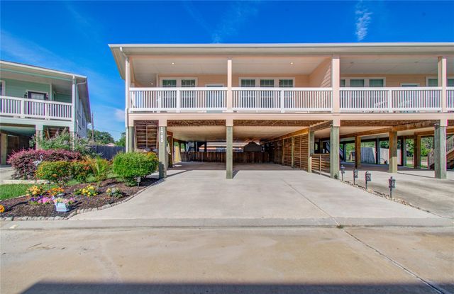 1705 Bayway Drive, Seabrook, TX 77586