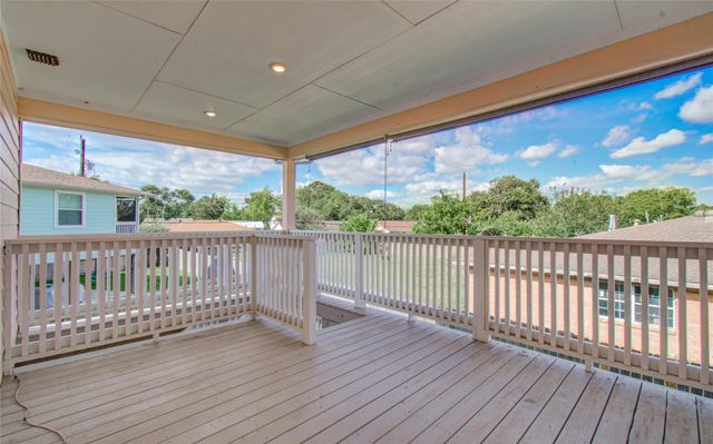 1705 Bayway Drive, Seabrook, TX 77586
