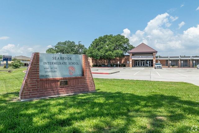 1705 Bayway Drive, Seabrook, TX 77586