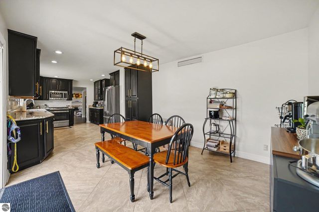 1105 N Fairfield Drive, Mt Pleasant, MI 48858