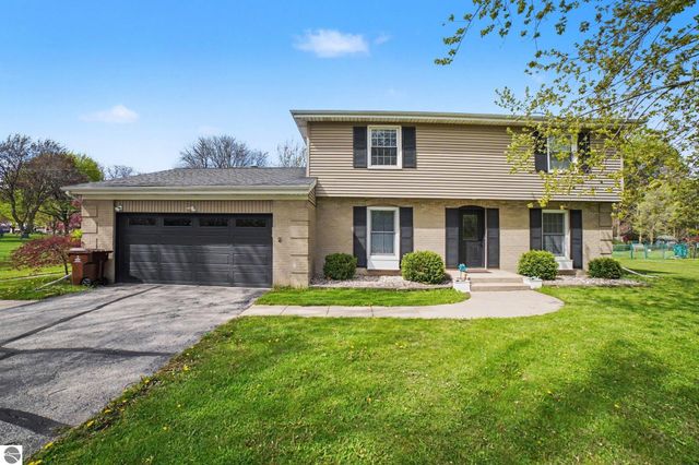 1105 N Fairfield Drive, Mt Pleasant, MI 48858