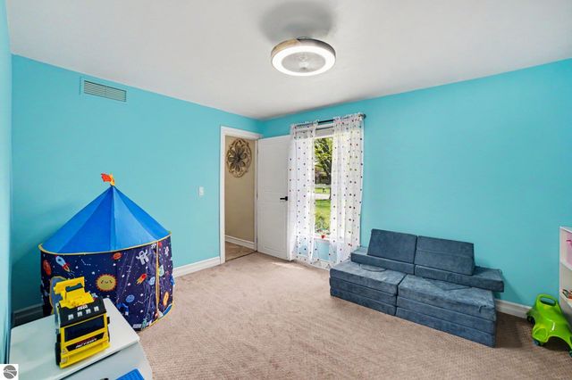 1105 N Fairfield Drive, Mt Pleasant, MI 48858