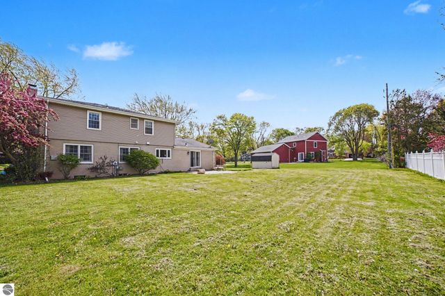1105 N Fairfield Drive, Mt Pleasant, MI 48858