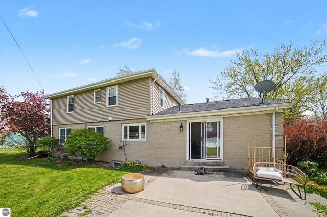 1105 N Fairfield Drive, Mt Pleasant, MI 48858