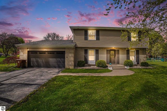 1105 N Fairfield Drive, Mt Pleasant, MI 48858