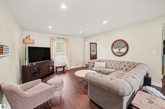 1105 N Fairfield Drive, Mt Pleasant, MI 48858