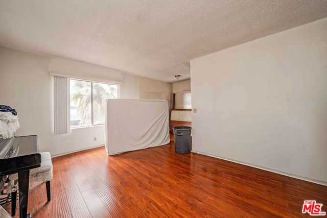 926 Fedora Street, Los Angeles, CA 90006