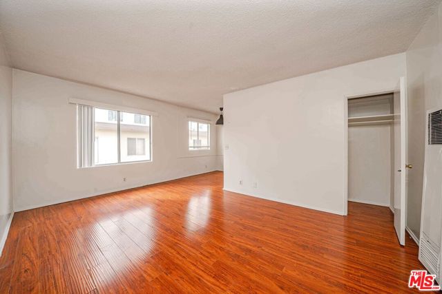 926 Fedora Street, Los Angeles, CA 90006