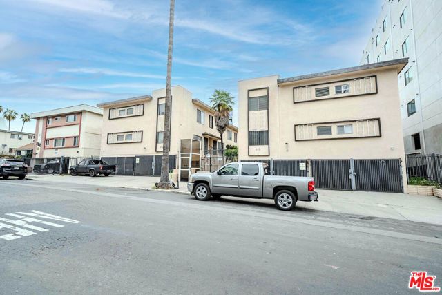 926 Fedora Street, Los Angeles, CA 90006