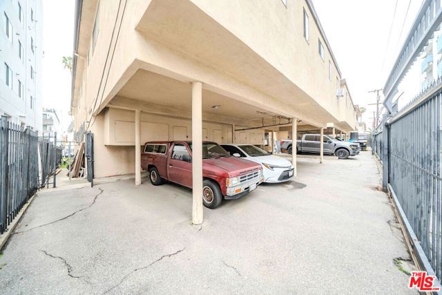 926 Fedora Street, Los Angeles, CA 90006