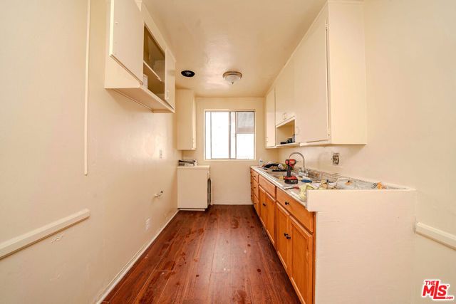 926 Fedora Street, Los Angeles, CA 90006