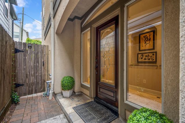 1013 Crocker Street, Houston, TX 77019