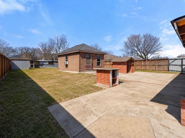 3809 S Peachtree Road, Balch Springs, TX 75180