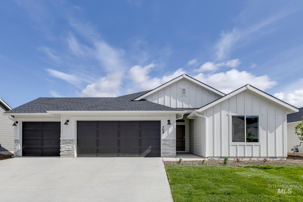 704 W Snowy Owl St, Kuna, ID 83634