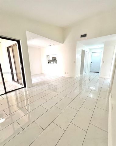 6109 NW 171st St, Hialeah, FL 33015