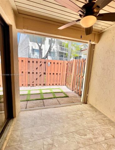 6109 NW 171st St, Hialeah, FL 33015