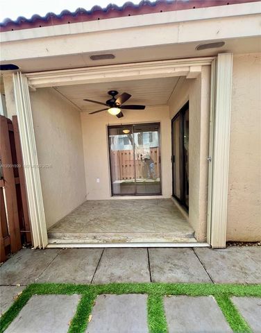 6109 NW 171st St, Hialeah, FL 33015