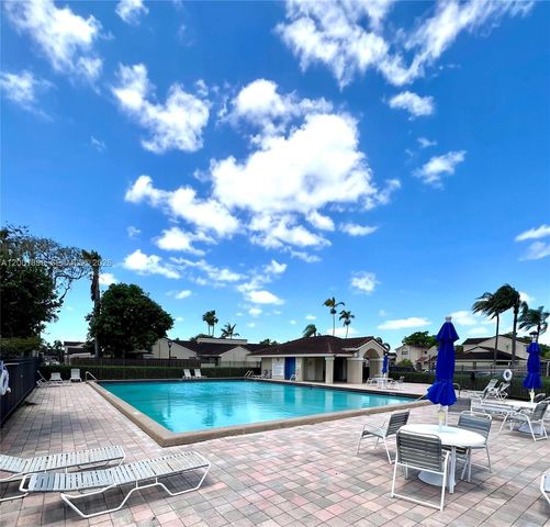 6109 NW 171st St, Hialeah, FL 33015