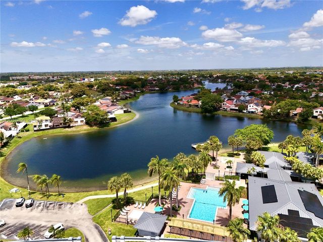 6109 NW 171st St, Hialeah, FL 33015