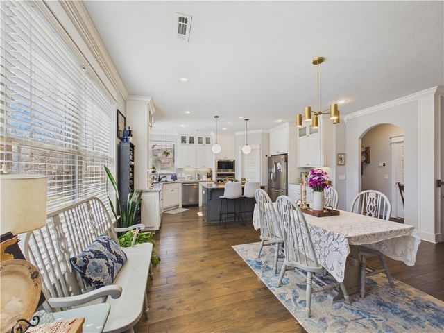 302 NW Shady Lane, Bentonville, AR 72712