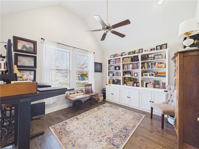 302 NW Shady Lane, Bentonville, AR 72712