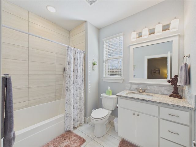 302 NW Shady Lane, Bentonville, AR 72712