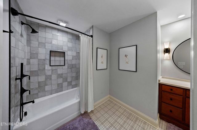 7001 Old Kent Drive, Knoxville, TN 37919