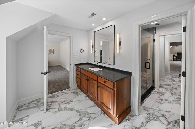 7001 Old Kent Drive, Knoxville, TN 37919