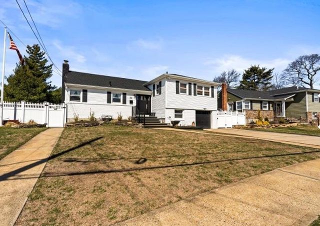 66 Herbert Avenue, Massapequa Park, NY 11762