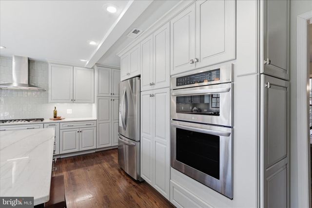 5605 SMOKE RISE LN, Fairfax Station, VA 22039