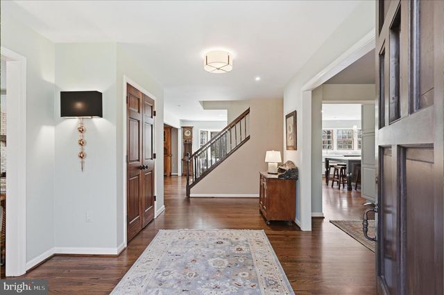 5605 SMOKE RISE LN, Fairfax Station, VA 22039