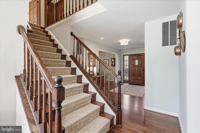 5605 SMOKE RISE LN, Fairfax Station, VA 22039