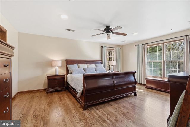 5605 SMOKE RISE LN, Fairfax Station, VA 22039