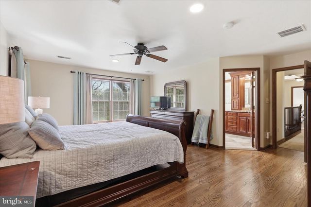 5605 SMOKE RISE LN, Fairfax Station, VA 22039