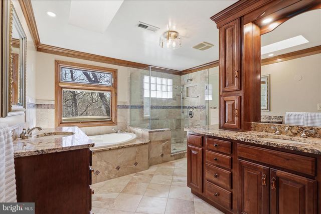 5605 SMOKE RISE LN, Fairfax Station, VA 22039