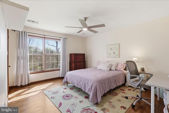 5605 SMOKE RISE LN, Fairfax Station, VA 22039