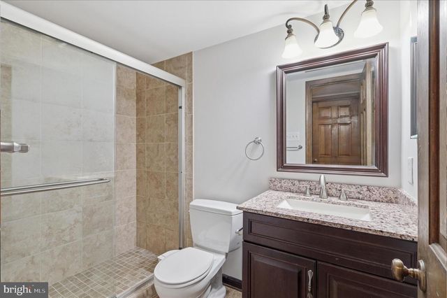5605 SMOKE RISE LN, Fairfax Station, VA 22039