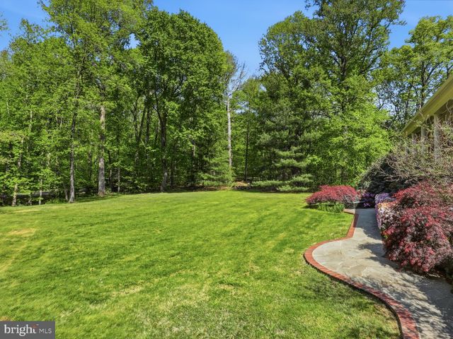 5605 SMOKE RISE LN, Fairfax Station, VA 22039