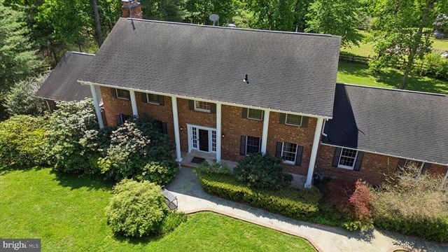 5605 SMOKE RISE LN, Fairfax Station, VA 22039
