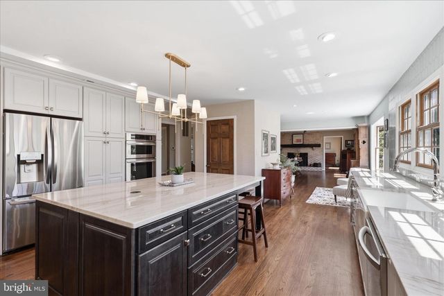 5605 SMOKE RISE LN, Fairfax Station, VA 22039