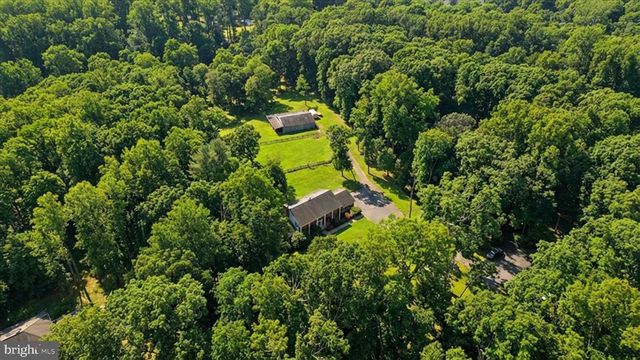 5605 SMOKE RISE LN, Fairfax Station, VA 22039