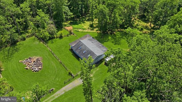 5605 SMOKE RISE LN, Fairfax Station, VA 22039