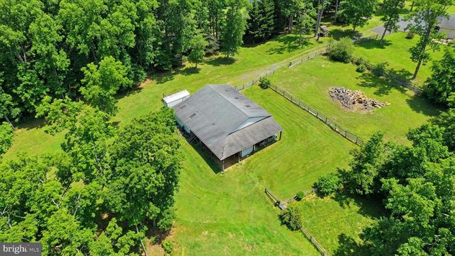 5605 SMOKE RISE LN, Fairfax Station, VA 22039