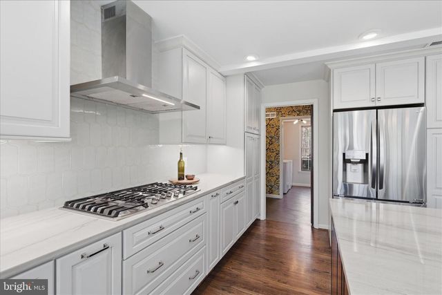 5605 SMOKE RISE LN, Fairfax Station, VA 22039