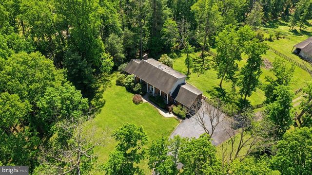 5605 SMOKE RISE LN, Fairfax Station, VA 22039