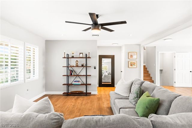 845 Kenny Way, Las Vegas, NV 89107