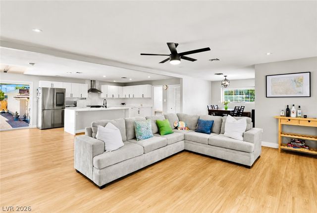 845 Kenny Way, Las Vegas, NV 89107