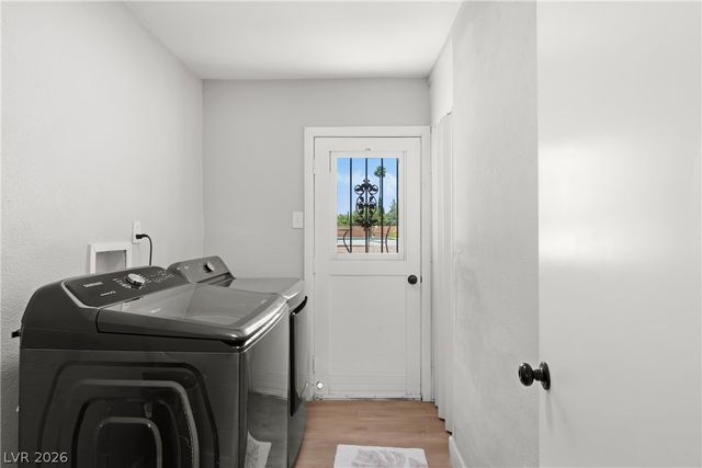 845 Kenny Way, Las Vegas, NV 89107