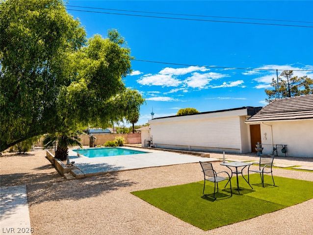 845 Kenny Way, Las Vegas, NV 89107