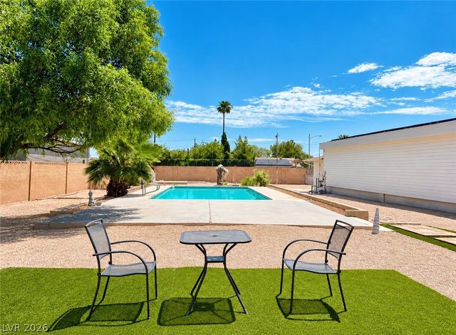 845 Kenny Way, Las Vegas, NV 89107